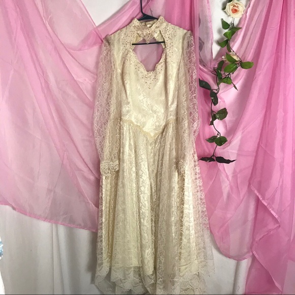 Beautiful vintage 70s wedding dress - Picture 1 of 4